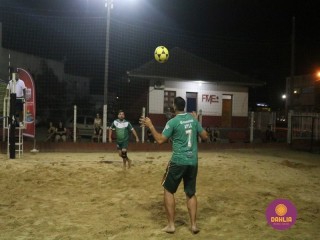 
<a style='margin-left: 5px;' class='btn btn-xs btn-social btn-facebook' href='https://www.facebook.com/sharer/sharer.php?u=https://www.boladovale.com.br/imgs/800-800-90/conteudo/fotos/1523/img9326.jpg' rel='popup' data-width='500' data-height='400'><i class='fa fa-facebook'></i>Compartilhar <span class='hidden-xs'>no Facebook</span>
</a> 
<a class='btn btn-default btn-xs' target='_blank' href='imgs/800-800-90/conteudo/fotos/1523/img9326.jpg'>
<span class='glyphicon glyphicon-cloud-download'></span> Salvar
</a> 
<span></span>