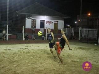 
<a style='margin-left: 5px;' class='btn btn-xs btn-social btn-facebook' href='https://www.facebook.com/sharer/sharer.php?u=https://www.boladovale.com.br/imgs/800-800-90/conteudo/fotos/1523/img9334.jpg' rel='popup' data-width='500' data-height='400'><i class='fa fa-facebook'></i>Compartilhar <span class='hidden-xs'>no Facebook</span>
</a> 
<a class='btn btn-default btn-xs' target='_blank' href='imgs/800-800-90/conteudo/fotos/1523/img9334.jpg'>
<span class='glyphicon glyphicon-cloud-download'></span> Salvar
</a> 
<span></span>