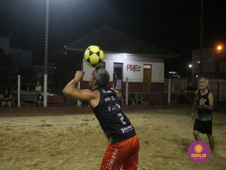 
<a style='margin-left: 5px;' class='btn btn-xs btn-social btn-facebook' href='https://www.facebook.com/sharer/sharer.php?u=https://www.boladovale.com.br/imgs/800-800-90/conteudo/fotos/1523/img9337.jpg' rel='popup' data-width='500' data-height='400'><i class='fa fa-facebook'></i>Compartilhar <span class='hidden-xs'>no Facebook</span>
</a> 
<a class='btn btn-default btn-xs' target='_blank' href='imgs/800-800-90/conteudo/fotos/1523/img9337.jpg'>
<span class='glyphicon glyphicon-cloud-download'></span> Salvar
</a> 
<span></span>