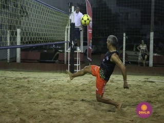 
<a style='margin-left: 5px;' class='btn btn-xs btn-social btn-facebook' href='https://www.facebook.com/sharer/sharer.php?u=https://www.boladovale.com.br/imgs/800-800-90/conteudo/fotos/1523/img9341.jpg' rel='popup' data-width='500' data-height='400'><i class='fa fa-facebook'></i>Compartilhar <span class='hidden-xs'>no Facebook</span>
</a> 
<a class='btn btn-default btn-xs' target='_blank' href='imgs/800-800-90/conteudo/fotos/1523/img9341.jpg'>
<span class='glyphicon glyphicon-cloud-download'></span> Salvar
</a> 
<span></span>