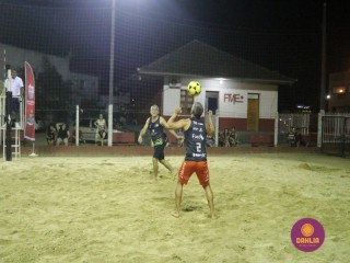 
<a style='margin-left: 5px;' class='btn btn-xs btn-social btn-facebook' href='https://www.facebook.com/sharer/sharer.php?u=https://www.boladovale.com.br/imgs/800-800-90/conteudo/fotos/1523/img9344.jpg' rel='popup' data-width='500' data-height='400'><i class='fa fa-facebook'></i>Compartilhar <span class='hidden-xs'>no Facebook</span>
</a> 
<a class='btn btn-default btn-xs' target='_blank' href='imgs/800-800-90/conteudo/fotos/1523/img9344.jpg'>
<span class='glyphicon glyphicon-cloud-download'></span> Salvar
</a> 
<span></span>