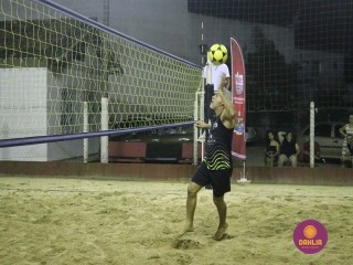 
<a style='margin-left: 5px;' class='btn btn-xs btn-social btn-facebook' href='https://www.facebook.com/sharer/sharer.php?u=https://www.boladovale.com.br/imgs/800-800-90/conteudo/fotos/1523/img9345.jpg' rel='popup' data-width='500' data-height='400'><i class='fa fa-facebook'></i>Compartilhar <span class='hidden-xs'>no Facebook</span>
</a> 
<a class='btn btn-default btn-xs' target='_blank' href='imgs/800-800-90/conteudo/fotos/1523/img9345.jpg'>
<span class='glyphicon glyphicon-cloud-download'></span> Salvar
</a> 
<span></span>
