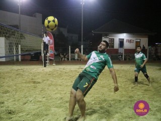 
<a style='margin-left: 5px;' class='btn btn-xs btn-social btn-facebook' href='https://www.facebook.com/sharer/sharer.php?u=https://www.boladovale.com.br/imgs/800-800-90/conteudo/fotos/1523/img9351.jpg' rel='popup' data-width='500' data-height='400'><i class='fa fa-facebook'></i>Compartilhar <span class='hidden-xs'>no Facebook</span>
</a> 
<a class='btn btn-default btn-xs' target='_blank' href='imgs/800-800-90/conteudo/fotos/1523/img9351.jpg'>
<span class='glyphicon glyphicon-cloud-download'></span> Salvar
</a> 
<span></span>