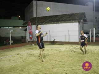 
<a style='margin-left: 5px;' class='btn btn-xs btn-social btn-facebook' href='https://www.facebook.com/sharer/sharer.php?u=https://www.boladovale.com.br/imgs/800-800-90/conteudo/fotos/1523/img9369.jpg' rel='popup' data-width='500' data-height='400'><i class='fa fa-facebook'></i>Compartilhar <span class='hidden-xs'>no Facebook</span>
</a> 
<a class='btn btn-default btn-xs' target='_blank' href='imgs/800-800-90/conteudo/fotos/1523/img9369.jpg'>
<span class='glyphicon glyphicon-cloud-download'></span> Salvar
</a> 
<span></span>