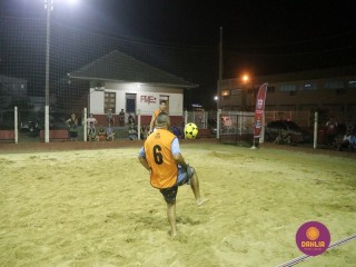 
<a style='margin-left: 5px;' class='btn btn-xs btn-social btn-facebook' href='https://www.facebook.com/sharer/sharer.php?u=https://www.boladovale.com.br/imgs/800-800-90/conteudo/fotos/1523/img9413.jpg' rel='popup' data-width='500' data-height='400'><i class='fa fa-facebook'></i>Compartilhar <span class='hidden-xs'>no Facebook</span>
</a> 
<a class='btn btn-default btn-xs' target='_blank' href='imgs/800-800-90/conteudo/fotos/1523/img9413.jpg'>
<span class='glyphicon glyphicon-cloud-download'></span> Salvar
</a> 
<span></span>