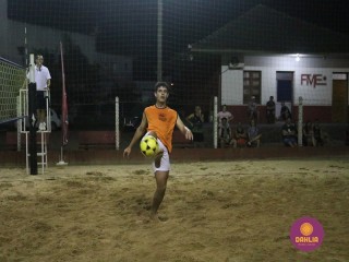 
<a style='margin-left: 5px;' class='btn btn-xs btn-social btn-facebook' href='https://www.facebook.com/sharer/sharer.php?u=https://www.boladovale.com.br/imgs/800-800-90/conteudo/fotos/1523/img9415.jpg' rel='popup' data-width='500' data-height='400'><i class='fa fa-facebook'></i>Compartilhar <span class='hidden-xs'>no Facebook</span>
</a> 
<a class='btn btn-default btn-xs' target='_blank' href='imgs/800-800-90/conteudo/fotos/1523/img9415.jpg'>
<span class='glyphicon glyphicon-cloud-download'></span> Salvar
</a> 
<span></span>