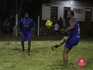 
<a style='margin-left: 5px;' class='btn btn-xs btn-social btn-facebook' href='https://www.facebook.com/sharer/sharer.php?u=https://www.boladovale.com.br/imgs/800-800-90/conteudo/fotos/1523/img9462.jpg' rel='popup' data-width='500' data-height='400'><i class='fa fa-facebook'></i>Compartilhar <span class='hidden-xs'>no Facebook</span>
</a> 
<a class='btn btn-default btn-xs' target='_blank' href='imgs/800-800-90/conteudo/fotos/1523/img9462.jpg'>
<span class='glyphicon glyphicon-cloud-download'></span> Salvar
</a> 
<span></span>