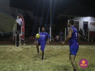 
<a style='margin-left: 5px;' class='btn btn-xs btn-social btn-facebook' href='https://www.facebook.com/sharer/sharer.php?u=https://www.boladovale.com.br/imgs/800-800-90/conteudo/fotos/1523/img9463.jpg' rel='popup' data-width='500' data-height='400'><i class='fa fa-facebook'></i>Compartilhar <span class='hidden-xs'>no Facebook</span>
</a> 
<a class='btn btn-default btn-xs' target='_blank' href='imgs/800-800-90/conteudo/fotos/1523/img9463.jpg'>
<span class='glyphicon glyphicon-cloud-download'></span> Salvar
</a> 
<span></span>