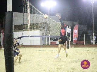 
<a style='margin-left: 5px;' class='btn btn-xs btn-social btn-facebook' href='https://www.facebook.com/sharer/sharer.php?u=https://www.boladovale.com.br/imgs/800-800-90/conteudo/fotos/1524/img9477.jpg' rel='popup' data-width='500' data-height='400'><i class='fa fa-facebook'></i>Compartilhar <span class='hidden-xs'>no Facebook</span>
</a> 
<a class='btn btn-default btn-xs' target='_blank' href='imgs/800-800-90/conteudo/fotos/1524/img9477.jpg'>
<span class='glyphicon glyphicon-cloud-download'></span> Salvar
</a> 
<span></span>