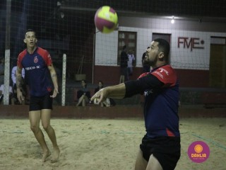 
<a style='margin-left: 5px;' class='btn btn-xs btn-social btn-facebook' href='https://www.facebook.com/sharer/sharer.php?u=https://www.boladovale.com.br/imgs/800-800-90/conteudo/fotos/1524/img9482.jpg' rel='popup' data-width='500' data-height='400'><i class='fa fa-facebook'></i>Compartilhar <span class='hidden-xs'>no Facebook</span>
</a> 
<a class='btn btn-default btn-xs' target='_blank' href='imgs/800-800-90/conteudo/fotos/1524/img9482.jpg'>
<span class='glyphicon glyphicon-cloud-download'></span> Salvar
</a> 
<span></span>