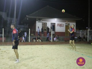 
<a style='margin-left: 5px;' class='btn btn-xs btn-social btn-facebook' href='https://www.facebook.com/sharer/sharer.php?u=https://www.boladovale.com.br/imgs/800-800-90/conteudo/fotos/1524/img9493.jpg' rel='popup' data-width='500' data-height='400'><i class='fa fa-facebook'></i>Compartilhar <span class='hidden-xs'>no Facebook</span>
</a> 
<a class='btn btn-default btn-xs' target='_blank' href='imgs/800-800-90/conteudo/fotos/1524/img9493.jpg'>
<span class='glyphicon glyphicon-cloud-download'></span> Salvar
</a> 
<span></span>