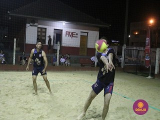 
<a style='margin-left: 5px;' class='btn btn-xs btn-social btn-facebook' href='https://www.facebook.com/sharer/sharer.php?u=https://www.boladovale.com.br/imgs/800-800-90/conteudo/fotos/1524/img9498.jpg' rel='popup' data-width='500' data-height='400'><i class='fa fa-facebook'></i>Compartilhar <span class='hidden-xs'>no Facebook</span>
</a> 
<a class='btn btn-default btn-xs' target='_blank' href='imgs/800-800-90/conteudo/fotos/1524/img9498.jpg'>
<span class='glyphicon glyphicon-cloud-download'></span> Salvar
</a> 
<span></span>