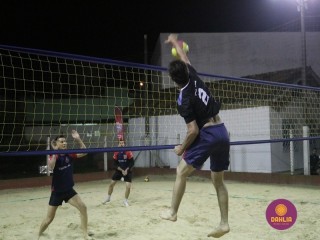 
<a style='margin-left: 5px;' class='btn btn-xs btn-social btn-facebook' href='https://www.facebook.com/sharer/sharer.php?u=https://www.boladovale.com.br/imgs/800-800-90/conteudo/fotos/1524/img9502.jpg' rel='popup' data-width='500' data-height='400'><i class='fa fa-facebook'></i>Compartilhar <span class='hidden-xs'>no Facebook</span>
</a> 
<a class='btn btn-default btn-xs' target='_blank' href='imgs/800-800-90/conteudo/fotos/1524/img9502.jpg'>
<span class='glyphicon glyphicon-cloud-download'></span> Salvar
</a> 
<span></span>