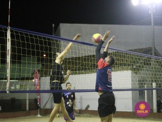 
<a style='margin-left: 5px;' class='btn btn-xs btn-social btn-facebook' href='https://www.facebook.com/sharer/sharer.php?u=https://www.boladovale.com.br/imgs/800-800-90/conteudo/fotos/1524/img9505.jpg' rel='popup' data-width='500' data-height='400'><i class='fa fa-facebook'></i>Compartilhar <span class='hidden-xs'>no Facebook</span>
</a> 
<a class='btn btn-default btn-xs' target='_blank' href='imgs/800-800-90/conteudo/fotos/1524/img9505.jpg'>
<span class='glyphicon glyphicon-cloud-download'></span> Salvar
</a> 
<span></span>