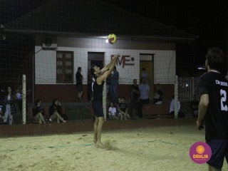 
<a style='margin-left: 5px;' class='btn btn-xs btn-social btn-facebook' href='https://www.facebook.com/sharer/sharer.php?u=https://www.boladovale.com.br/imgs/800-800-90/conteudo/fotos/1524/img9510.jpg' rel='popup' data-width='500' data-height='400'><i class='fa fa-facebook'></i>Compartilhar <span class='hidden-xs'>no Facebook</span>
</a> 
<a class='btn btn-default btn-xs' target='_blank' href='imgs/800-800-90/conteudo/fotos/1524/img9510.jpg'>
<span class='glyphicon glyphicon-cloud-download'></span> Salvar
</a> 
<span></span>