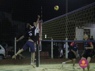 
<a style='margin-left: 5px;' class='btn btn-xs btn-social btn-facebook' href='https://www.facebook.com/sharer/sharer.php?u=https://www.boladovale.com.br/imgs/800-800-90/conteudo/fotos/1524/img9513.jpg' rel='popup' data-width='500' data-height='400'><i class='fa fa-facebook'></i>Compartilhar <span class='hidden-xs'>no Facebook</span>
</a> 
<a class='btn btn-default btn-xs' target='_blank' href='imgs/800-800-90/conteudo/fotos/1524/img9513.jpg'>
<span class='glyphicon glyphicon-cloud-download'></span> Salvar
</a> 
<span></span>