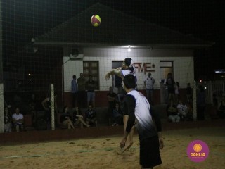 
<a style='margin-left: 5px;' class='btn btn-xs btn-social btn-facebook' href='https://www.facebook.com/sharer/sharer.php?u=https://www.boladovale.com.br/imgs/800-800-90/conteudo/fotos/1524/img9574.jpg' rel='popup' data-width='500' data-height='400'><i class='fa fa-facebook'></i>Compartilhar <span class='hidden-xs'>no Facebook</span>
</a> 
<a class='btn btn-default btn-xs' target='_blank' href='imgs/800-800-90/conteudo/fotos/1524/img9574.jpg'>
<span class='glyphicon glyphicon-cloud-download'></span> Salvar
</a> 
<span></span>