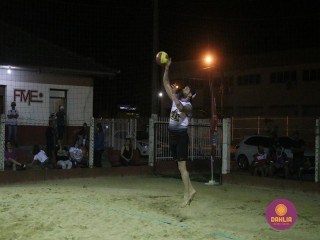 
<a style='margin-left: 5px;' class='btn btn-xs btn-social btn-facebook' href='https://www.facebook.com/sharer/sharer.php?u=https://www.boladovale.com.br/imgs/800-800-90/conteudo/fotos/1524/img9577.jpg' rel='popup' data-width='500' data-height='400'><i class='fa fa-facebook'></i>Compartilhar <span class='hidden-xs'>no Facebook</span>
</a> 
<a class='btn btn-default btn-xs' target='_blank' href='imgs/800-800-90/conteudo/fotos/1524/img9577.jpg'>
<span class='glyphicon glyphicon-cloud-download'></span> Salvar
</a> 
<span></span>