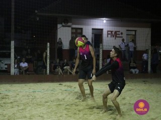 
<a style='margin-left: 5px;' class='btn btn-xs btn-social btn-facebook' href='https://www.facebook.com/sharer/sharer.php?u=https://www.boladovale.com.br/imgs/800-800-90/conteudo/fotos/1524/img9584.jpg' rel='popup' data-width='500' data-height='400'><i class='fa fa-facebook'></i>Compartilhar <span class='hidden-xs'>no Facebook</span>
</a> 
<a class='btn btn-default btn-xs' target='_blank' href='imgs/800-800-90/conteudo/fotos/1524/img9584.jpg'>
<span class='glyphicon glyphicon-cloud-download'></span> Salvar
</a> 
<span></span>