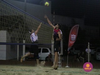 
<a style='margin-left: 5px;' class='btn btn-xs btn-social btn-facebook' href='https://www.facebook.com/sharer/sharer.php?u=https://www.boladovale.com.br/imgs/800-800-90/conteudo/fotos/1524/img9587.jpg' rel='popup' data-width='500' data-height='400'><i class='fa fa-facebook'></i>Compartilhar <span class='hidden-xs'>no Facebook</span>
</a> 
<a class='btn btn-default btn-xs' target='_blank' href='imgs/800-800-90/conteudo/fotos/1524/img9587.jpg'>
<span class='glyphicon glyphicon-cloud-download'></span> Salvar
</a> 
<span></span>