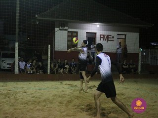 
<a style='margin-left: 5px;' class='btn btn-xs btn-social btn-facebook' href='https://www.facebook.com/sharer/sharer.php?u=https://www.boladovale.com.br/imgs/800-800-90/conteudo/fotos/1524/img9609.jpg' rel='popup' data-width='500' data-height='400'><i class='fa fa-facebook'></i>Compartilhar <span class='hidden-xs'>no Facebook</span>
</a> 
<a class='btn btn-default btn-xs' target='_blank' href='imgs/800-800-90/conteudo/fotos/1524/img9609.jpg'>
<span class='glyphicon glyphicon-cloud-download'></span> Salvar
</a> 
<span></span>