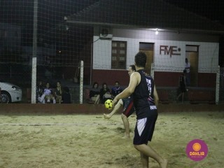 
<a style='margin-left: 5px;' class='btn btn-xs btn-social btn-facebook' href='https://www.facebook.com/sharer/sharer.php?u=https://www.boladovale.com.br/imgs/800-800-90/conteudo/fotos/1525/img9625.jpg' rel='popup' data-width='500' data-height='400'><i class='fa fa-facebook'></i>Compartilhar <span class='hidden-xs'>no Facebook</span>
</a> 
<a class='btn btn-default btn-xs' target='_blank' href='imgs/800-800-90/conteudo/fotos/1525/img9625.jpg'>
<span class='glyphicon glyphicon-cloud-download'></span> Salvar
</a> 
<span></span>