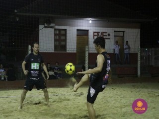 
<a style='margin-left: 5px;' class='btn btn-xs btn-social btn-facebook' href='https://www.facebook.com/sharer/sharer.php?u=https://www.boladovale.com.br/imgs/800-800-90/conteudo/fotos/1525/img9634.jpg' rel='popup' data-width='500' data-height='400'><i class='fa fa-facebook'></i>Compartilhar <span class='hidden-xs'>no Facebook</span>
</a> 
<a class='btn btn-default btn-xs' target='_blank' href='imgs/800-800-90/conteudo/fotos/1525/img9634.jpg'>
<span class='glyphicon glyphicon-cloud-download'></span> Salvar
</a> 
<span></span>
