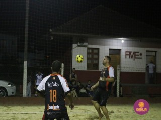 
<a style='margin-left: 5px;' class='btn btn-xs btn-social btn-facebook' href='https://www.facebook.com/sharer/sharer.php?u=https://www.boladovale.com.br/imgs/800-800-90/conteudo/fotos/1525/img9640.jpg' rel='popup' data-width='500' data-height='400'><i class='fa fa-facebook'></i>Compartilhar <span class='hidden-xs'>no Facebook</span>
</a> 
<a class='btn btn-default btn-xs' target='_blank' href='imgs/800-800-90/conteudo/fotos/1525/img9640.jpg'>
<span class='glyphicon glyphicon-cloud-download'></span> Salvar
</a> 
<span></span>