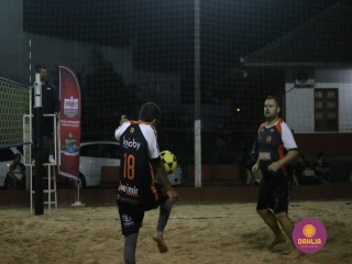 
<a style='margin-left: 5px;' class='btn btn-xs btn-social btn-facebook' href='https://www.facebook.com/sharer/sharer.php?u=https://www.boladovale.com.br/imgs/800-800-90/conteudo/fotos/1525/img9644.jpg' rel='popup' data-width='500' data-height='400'><i class='fa fa-facebook'></i>Compartilhar <span class='hidden-xs'>no Facebook</span>
</a> 
<a class='btn btn-default btn-xs' target='_blank' href='imgs/800-800-90/conteudo/fotos/1525/img9644.jpg'>
<span class='glyphicon glyphicon-cloud-download'></span> Salvar
</a> 
<span></span>