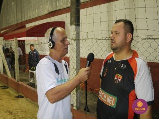
<a style='margin-left: 5px;' class='btn btn-xs btn-social btn-facebook' href='https://www.facebook.com/sharer/sharer.php?u=https://www.boladovale.com.br/imgs/800-800-90/conteudo/fotos/1525/img9671.jpg' rel='popup' data-width='500' data-height='400'><i class='fa fa-facebook'></i>Compartilhar <span class='hidden-xs'>no Facebook</span>
</a> 
<a class='btn btn-default btn-xs' target='_blank' href='imgs/800-800-90/conteudo/fotos/1525/img9671.jpg'>
<span class='glyphicon glyphicon-cloud-download'></span> Salvar
</a> 
<span></span>