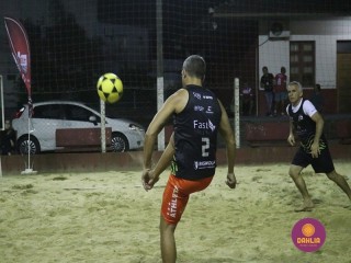 
<a style='margin-left: 5px;' class='btn btn-xs btn-social btn-facebook' href='https://www.facebook.com/sharer/sharer.php?u=https://www.boladovale.com.br/imgs/800-800-90/conteudo/fotos/1525/img9676.jpg' rel='popup' data-width='500' data-height='400'><i class='fa fa-facebook'></i>Compartilhar <span class='hidden-xs'>no Facebook</span>
</a> 
<a class='btn btn-default btn-xs' target='_blank' href='imgs/800-800-90/conteudo/fotos/1525/img9676.jpg'>
<span class='glyphicon glyphicon-cloud-download'></span> Salvar
</a> 
<span></span>