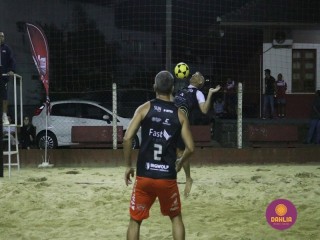 
<a style='margin-left: 5px;' class='btn btn-xs btn-social btn-facebook' href='https://www.facebook.com/sharer/sharer.php?u=https://www.boladovale.com.br/imgs/800-800-90/conteudo/fotos/1525/img9677.jpg' rel='popup' data-width='500' data-height='400'><i class='fa fa-facebook'></i>Compartilhar <span class='hidden-xs'>no Facebook</span>
</a> 
<a class='btn btn-default btn-xs' target='_blank' href='imgs/800-800-90/conteudo/fotos/1525/img9677.jpg'>
<span class='glyphicon glyphicon-cloud-download'></span> Salvar
</a> 
<span></span>