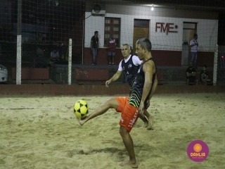 
<a style='margin-left: 5px;' class='btn btn-xs btn-social btn-facebook' href='https://www.facebook.com/sharer/sharer.php?u=https://www.boladovale.com.br/imgs/800-800-90/conteudo/fotos/1525/img9681.jpg' rel='popup' data-width='500' data-height='400'><i class='fa fa-facebook'></i>Compartilhar <span class='hidden-xs'>no Facebook</span>
</a> 
<a class='btn btn-default btn-xs' target='_blank' href='imgs/800-800-90/conteudo/fotos/1525/img9681.jpg'>
<span class='glyphicon glyphicon-cloud-download'></span> Salvar
</a> 
<span></span>