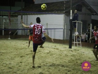 
<a style='margin-left: 5px;' class='btn btn-xs btn-social btn-facebook' href='https://www.facebook.com/sharer/sharer.php?u=https://www.boladovale.com.br/imgs/800-800-90/conteudo/fotos/1525/img9705.jpg' rel='popup' data-width='500' data-height='400'><i class='fa fa-facebook'></i>Compartilhar <span class='hidden-xs'>no Facebook</span>
</a> 
<a class='btn btn-default btn-xs' target='_blank' href='imgs/800-800-90/conteudo/fotos/1525/img9705.jpg'>
<span class='glyphicon glyphicon-cloud-download'></span> Salvar
</a> 
<span></span>