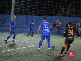 
<a style='margin-left: 5px;' class='btn btn-xs btn-social btn-facebook' href='https://www.facebook.com/sharer/sharer.php?u=https://www.boladovale.com.br/imgs/800-800-90/conteudo/fotos/1526/img9249.jpg' rel='popup' data-width='500' data-height='400'><i class='fa fa-facebook'></i>Compartilhar <span class='hidden-xs'>no Facebook</span>
</a> 
<a class='btn btn-default btn-xs' target='_blank' href='imgs/800-800-90/conteudo/fotos/1526/img9249.jpg'>
<span class='glyphicon glyphicon-cloud-download'></span> Salvar
</a> 
<span></span>