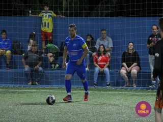 
<a style='margin-left: 5px;' class='btn btn-xs btn-social btn-facebook' href='https://www.facebook.com/sharer/sharer.php?u=https://www.boladovale.com.br/imgs/800-800-90/conteudo/fotos/1526/img9255.jpg' rel='popup' data-width='500' data-height='400'><i class='fa fa-facebook'></i>Compartilhar <span class='hidden-xs'>no Facebook</span>
</a> 
<a class='btn btn-default btn-xs' target='_blank' href='imgs/800-800-90/conteudo/fotos/1526/img9255.jpg'>
<span class='glyphicon glyphicon-cloud-download'></span> Salvar
</a> 
<span></span>