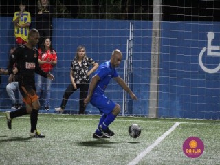 
<a style='margin-left: 5px;' class='btn btn-xs btn-social btn-facebook' href='https://www.facebook.com/sharer/sharer.php?u=https://www.boladovale.com.br/imgs/800-800-90/conteudo/fotos/1526/img9256.jpg' rel='popup' data-width='500' data-height='400'><i class='fa fa-facebook'></i>Compartilhar <span class='hidden-xs'>no Facebook</span>
</a> 
<a class='btn btn-default btn-xs' target='_blank' href='imgs/800-800-90/conteudo/fotos/1526/img9256.jpg'>
<span class='glyphicon glyphicon-cloud-download'></span> Salvar
</a> 
<span></span>