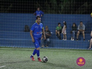 
<a style='margin-left: 5px;' class='btn btn-xs btn-social btn-facebook' href='https://www.facebook.com/sharer/sharer.php?u=https://www.boladovale.com.br/imgs/800-800-90/conteudo/fotos/1526/img9263.jpg' rel='popup' data-width='500' data-height='400'><i class='fa fa-facebook'></i>Compartilhar <span class='hidden-xs'>no Facebook</span>
</a> 
<a class='btn btn-default btn-xs' target='_blank' href='imgs/800-800-90/conteudo/fotos/1526/img9263.jpg'>
<span class='glyphicon glyphicon-cloud-download'></span> Salvar
</a> 
<span></span>