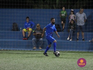 
<a style='margin-left: 5px;' class='btn btn-xs btn-social btn-facebook' href='https://www.facebook.com/sharer/sharer.php?u=https://www.boladovale.com.br/imgs/800-800-90/conteudo/fotos/1526/img9271.jpg' rel='popup' data-width='500' data-height='400'><i class='fa fa-facebook'></i>Compartilhar <span class='hidden-xs'>no Facebook</span>
</a> 
<a class='btn btn-default btn-xs' target='_blank' href='imgs/800-800-90/conteudo/fotos/1526/img9271.jpg'>
<span class='glyphicon glyphicon-cloud-download'></span> Salvar
</a> 
<span></span>