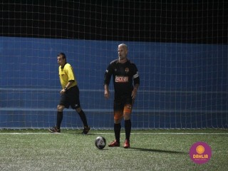 
<a style='margin-left: 5px;' class='btn btn-xs btn-social btn-facebook' href='https://www.facebook.com/sharer/sharer.php?u=https://www.boladovale.com.br/imgs/800-800-90/conteudo/fotos/1526/img9278.jpg' rel='popup' data-width='500' data-height='400'><i class='fa fa-facebook'></i>Compartilhar <span class='hidden-xs'>no Facebook</span>
</a> 
<a class='btn btn-default btn-xs' target='_blank' href='imgs/800-800-90/conteudo/fotos/1526/img9278.jpg'>
<span class='glyphicon glyphicon-cloud-download'></span> Salvar
</a> 
<span></span>