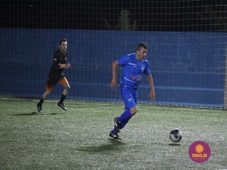 
<a style='margin-left: 5px;' class='btn btn-xs btn-social btn-facebook' href='https://www.facebook.com/sharer/sharer.php?u=https://www.boladovale.com.br/imgs/800-800-90/conteudo/fotos/1526/img9280.jpg' rel='popup' data-width='500' data-height='400'><i class='fa fa-facebook'></i>Compartilhar <span class='hidden-xs'>no Facebook</span>
</a> 
<a class='btn btn-default btn-xs' target='_blank' href='imgs/800-800-90/conteudo/fotos/1526/img9280.jpg'>
<span class='glyphicon glyphicon-cloud-download'></span> Salvar
</a> 
<span></span>