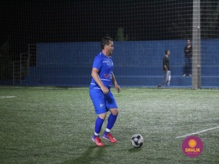 
<a style='margin-left: 5px;' class='btn btn-xs btn-social btn-facebook' href='https://www.facebook.com/sharer/sharer.php?u=https://www.boladovale.com.br/imgs/800-800-90/conteudo/fotos/1526/img9293.jpg' rel='popup' data-width='500' data-height='400'><i class='fa fa-facebook'></i>Compartilhar <span class='hidden-xs'>no Facebook</span>
</a> 
<a class='btn btn-default btn-xs' target='_blank' href='imgs/800-800-90/conteudo/fotos/1526/img9293.jpg'>
<span class='glyphicon glyphicon-cloud-download'></span> Salvar
</a> 
<span></span>
