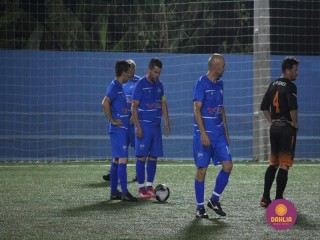
<a style='margin-left: 5px;' class='btn btn-xs btn-social btn-facebook' href='https://www.facebook.com/sharer/sharer.php?u=https://www.boladovale.com.br/imgs/800-800-90/conteudo/fotos/1526/img9298.jpg' rel='popup' data-width='500' data-height='400'><i class='fa fa-facebook'></i>Compartilhar <span class='hidden-xs'>no Facebook</span>
</a> 
<a class='btn btn-default btn-xs' target='_blank' href='imgs/800-800-90/conteudo/fotos/1526/img9298.jpg'>
<span class='glyphicon glyphicon-cloud-download'></span> Salvar
</a> 
<span></span>