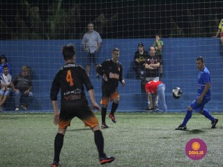 
<a style='margin-left: 5px;' class='btn btn-xs btn-social btn-facebook' href='https://www.facebook.com/sharer/sharer.php?u=https://www.boladovale.com.br/imgs/800-800-90/conteudo/fotos/1526/img9302.jpg' rel='popup' data-width='500' data-height='400'><i class='fa fa-facebook'></i>Compartilhar <span class='hidden-xs'>no Facebook</span>
</a> 
<a class='btn btn-default btn-xs' target='_blank' href='imgs/800-800-90/conteudo/fotos/1526/img9302.jpg'>
<span class='glyphicon glyphicon-cloud-download'></span> Salvar
</a> 
<span></span>