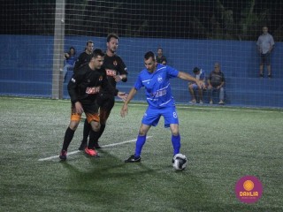 
<a style='margin-left: 5px;' class='btn btn-xs btn-social btn-facebook' href='https://www.facebook.com/sharer/sharer.php?u=https://www.boladovale.com.br/imgs/800-800-90/conteudo/fotos/1526/img9303.jpg' rel='popup' data-width='500' data-height='400'><i class='fa fa-facebook'></i>Compartilhar <span class='hidden-xs'>no Facebook</span>
</a> 
<a class='btn btn-default btn-xs' target='_blank' href='imgs/800-800-90/conteudo/fotos/1526/img9303.jpg'>
<span class='glyphicon glyphicon-cloud-download'></span> Salvar
</a> 
<span></span>
