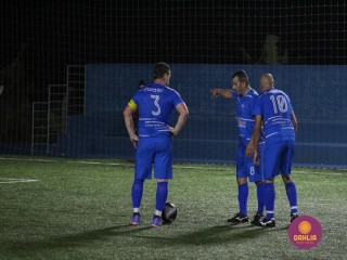 
<a style='margin-left: 5px;' class='btn btn-xs btn-social btn-facebook' href='https://www.facebook.com/sharer/sharer.php?u=https://www.boladovale.com.br/imgs/800-800-90/conteudo/fotos/1526/img9310.jpg' rel='popup' data-width='500' data-height='400'><i class='fa fa-facebook'></i>Compartilhar <span class='hidden-xs'>no Facebook</span>
</a> 
<a class='btn btn-default btn-xs' target='_blank' href='imgs/800-800-90/conteudo/fotos/1526/img9310.jpg'>
<span class='glyphicon glyphicon-cloud-download'></span> Salvar
</a> 
<span></span>