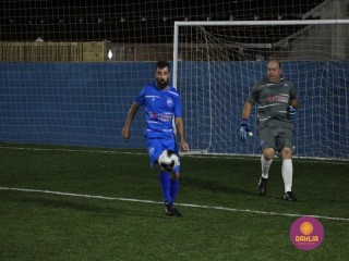 
<a style='margin-left: 5px;' class='btn btn-xs btn-social btn-facebook' href='https://www.facebook.com/sharer/sharer.php?u=https://www.boladovale.com.br/imgs/800-800-90/conteudo/fotos/1526/img9328.jpg' rel='popup' data-width='500' data-height='400'><i class='fa fa-facebook'></i>Compartilhar <span class='hidden-xs'>no Facebook</span>
</a> 
<a class='btn btn-default btn-xs' target='_blank' href='imgs/800-800-90/conteudo/fotos/1526/img9328.jpg'>
<span class='glyphicon glyphicon-cloud-download'></span> Salvar
</a> 
<span></span>
