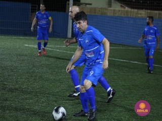 
<a style='margin-left: 5px;' class='btn btn-xs btn-social btn-facebook' href='https://www.facebook.com/sharer/sharer.php?u=https://www.boladovale.com.br/imgs/800-800-90/conteudo/fotos/1526/img9329.jpg' rel='popup' data-width='500' data-height='400'><i class='fa fa-facebook'></i>Compartilhar <span class='hidden-xs'>no Facebook</span>
</a> 
<a class='btn btn-default btn-xs' target='_blank' href='imgs/800-800-90/conteudo/fotos/1526/img9329.jpg'>
<span class='glyphicon glyphicon-cloud-download'></span> Salvar
</a> 
<span></span>