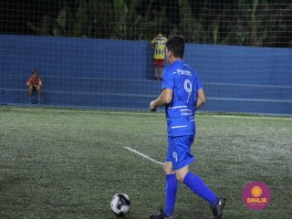 
<a style='margin-left: 5px;' class='btn btn-xs btn-social btn-facebook' href='https://www.facebook.com/sharer/sharer.php?u=https://www.boladovale.com.br/imgs/800-800-90/conteudo/fotos/1526/img9332.jpg' rel='popup' data-width='500' data-height='400'><i class='fa fa-facebook'></i>Compartilhar <span class='hidden-xs'>no Facebook</span>
</a> 
<a class='btn btn-default btn-xs' target='_blank' href='imgs/800-800-90/conteudo/fotos/1526/img9332.jpg'>
<span class='glyphicon glyphicon-cloud-download'></span> Salvar
</a> 
<span></span>