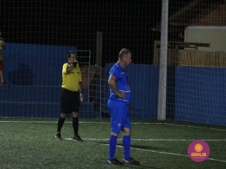 
<a style='margin-left: 5px;' class='btn btn-xs btn-social btn-facebook' href='https://www.facebook.com/sharer/sharer.php?u=https://www.boladovale.com.br/imgs/800-800-90/conteudo/fotos/1526/img9362.jpg' rel='popup' data-width='500' data-height='400'><i class='fa fa-facebook'></i>Compartilhar <span class='hidden-xs'>no Facebook</span>
</a> 
<a class='btn btn-default btn-xs' target='_blank' href='imgs/800-800-90/conteudo/fotos/1526/img9362.jpg'>
<span class='glyphicon glyphicon-cloud-download'></span> Salvar
</a> 
<span></span>
